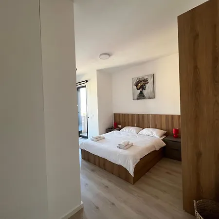 Dennys New Bazaar Delight *