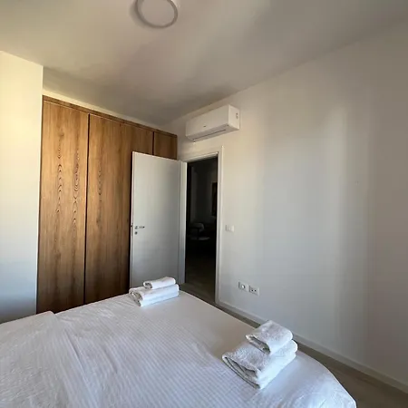 Dennys New Bazaar Delight Apartament *